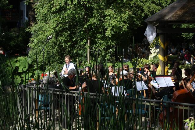 SERENADE AM TEICH mit dem NEUSÄSSER KAMMERORCHESTER e.V. am 12. Juni | Foto: © Stadt Neusäß