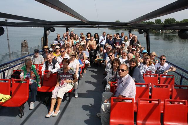 Gruppenbild im Rahmen der Weinprobe auf dem Braccianosee.