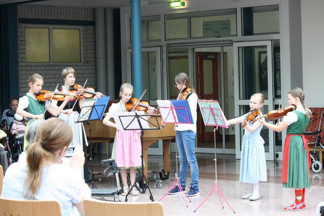 Violinensemble der Sing- und Musikschule Neusäß.