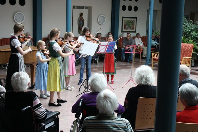 Violinensemble der Sing- und Musikschule Neusäß.