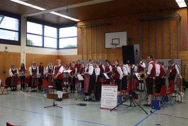 Eröffnungskonzert der Stadtkapelle Neusäß in der Schulturnhalle Steppach.