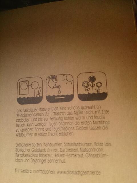 Also, das war wirklich reiner Zufall, dass ich mir die Rückseite der Karte angeschaut habe. Allerdings wäre ich durch Nettis Beitrag eh drauf aufmerksam geworden. Also - nix passiert! ;-)))