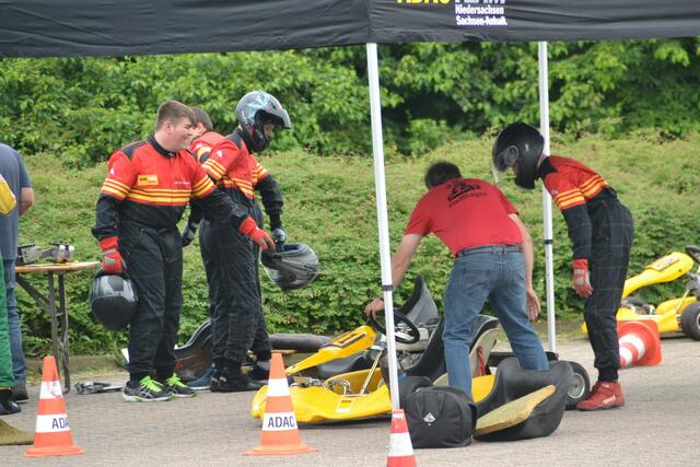 Die K4-Fahrer kurz vor ihren Runden.