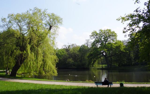 So wurden die Leinemasch und schon bestehende Barockgärten in eine natürlich wirkende Landschaft umgewandelt, die den in England in Mode gekommenen englischen Gärten nachempfunden war.