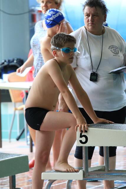 Louis Imhof vor seinem ersten Wettkampf! Er gewann über 50 m Freistil Gold und über 50 m Rücken Silber!