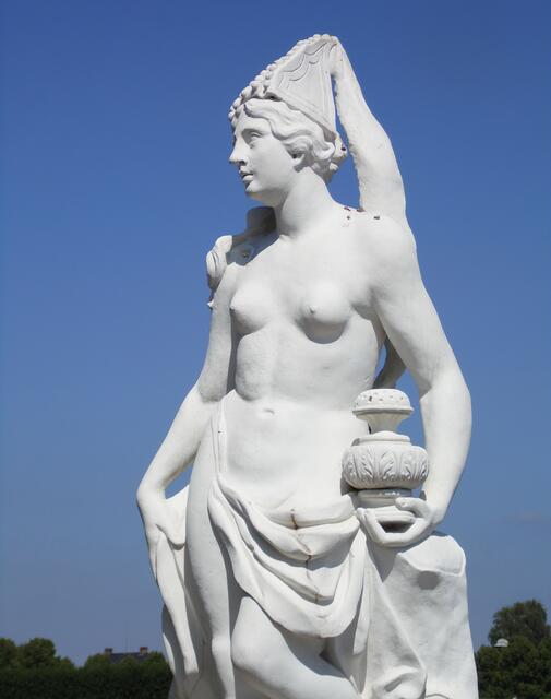 Diese Schönheit verkörpert den Kontinent Asien.