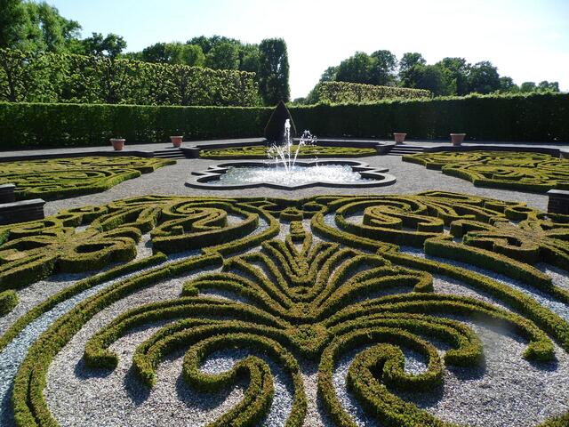 Eine von verschiedenen, abgetrennten Gartenanlagen. Hier ein Barockgarten.