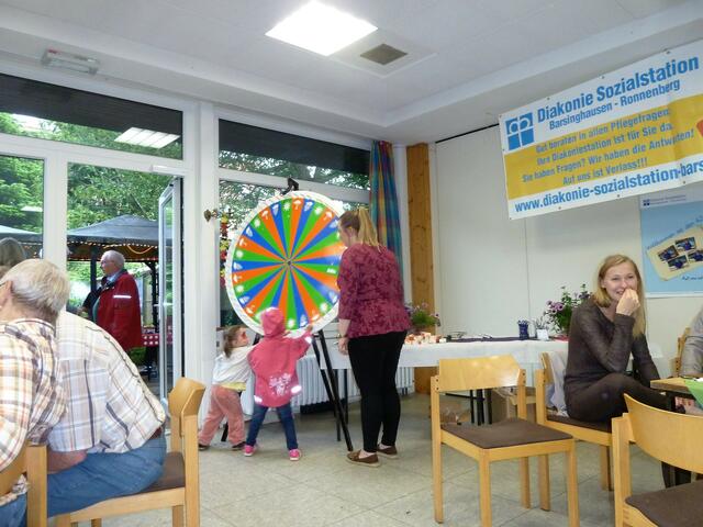 Das machte nicht nur den Kleinen Spaß,auch die Zuschauer drehten eifrig,es gab gute Gewinne.