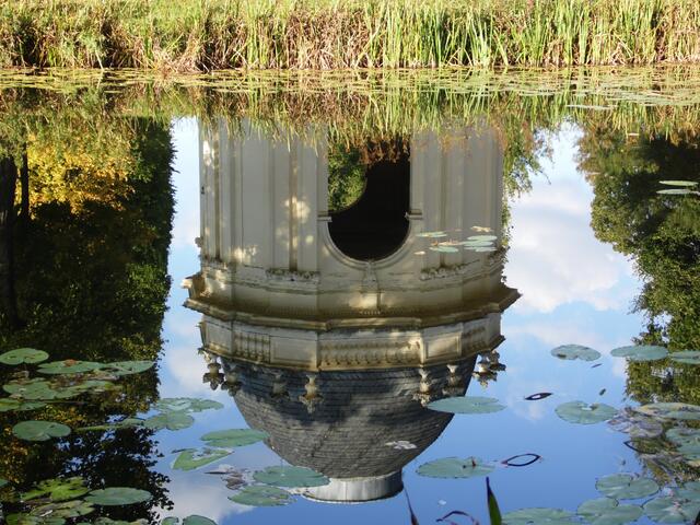 Zunächst aus Holz. 1752 wurden sie durch steinerne Bauten ersetzt.