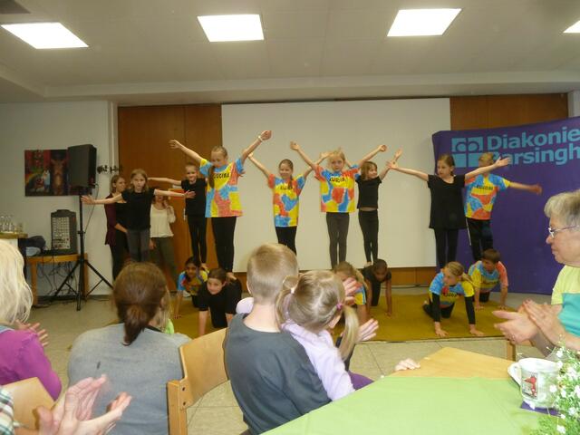 Hurra,wir stehen auf unseren Freunden.