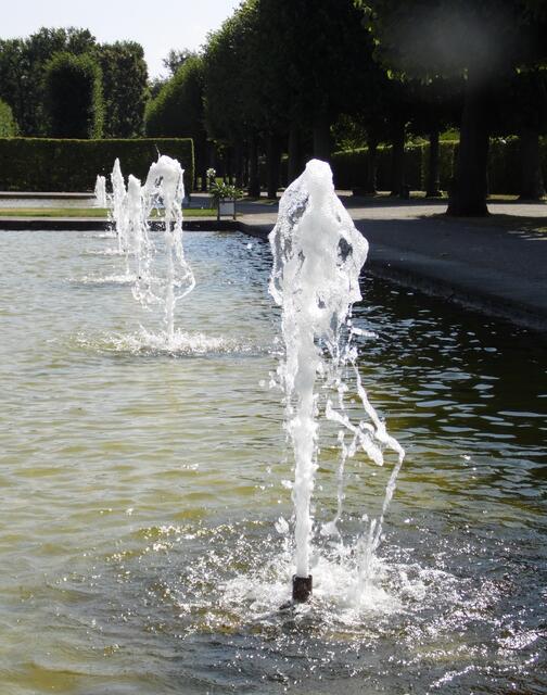 Und überall sprudelt es. Aber nur vor- und nachmittags zu bestimmten Zeiten.