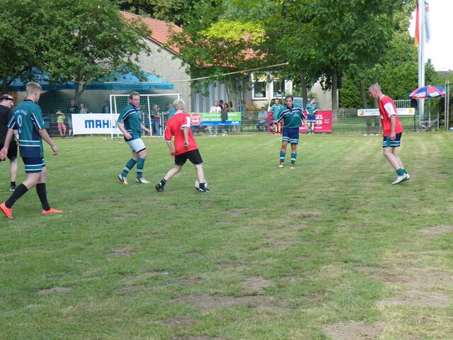 91. Action im Spiel.
