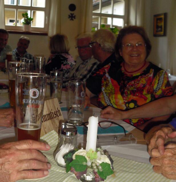 Lachen ist ein angeborenes Ausdrucksverhalten des Menschen, das nicht nur, aber vor allem in der Gemeinschaft mit anderen seine Wirkung entfaltet
