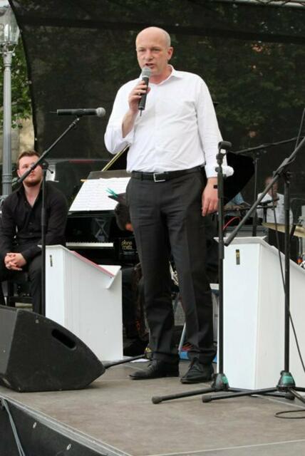 Der Oberbürgermeister der Stadt Regensburg, Joachim Wolbergs, begrüßte Papa Lipp und seine ReGy-Bigband.