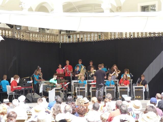 Unter der Leitung von Daniel Klingl spielten die Jazzjuniors beim Jazzweekend in Regensburg.