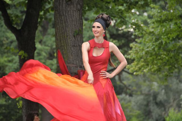 Wieder mit dabei: Teatro Pavana - wunderschöne Tänze auf Stelzen