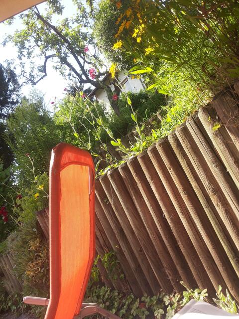 zur Seite