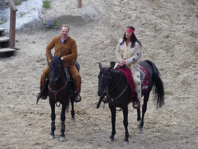 Winnetou hält eine sehr emotionale Ansprache zur Völkerverständigung!