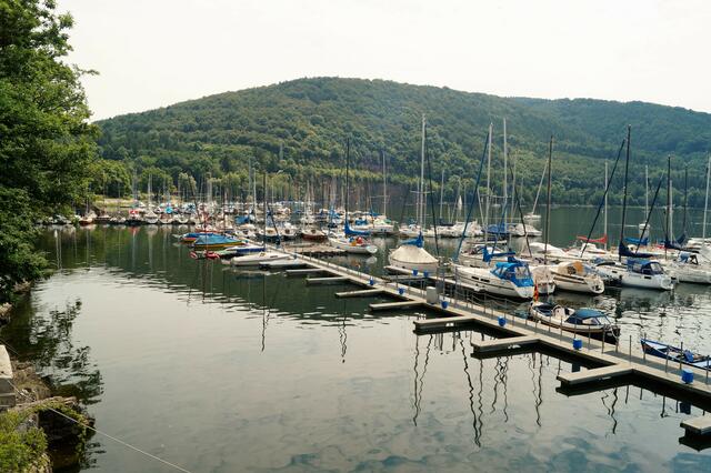 Hafen Rehbach mit Blick auf den "Weiß3n Stein".