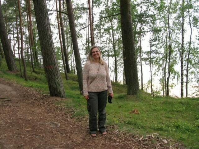 Astrid Günther an der Küste von Saulkrasti