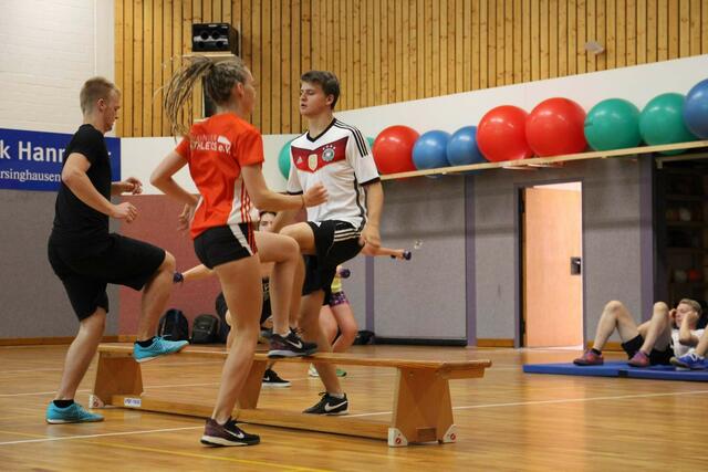 Zirkeltraining/Jump-Step
