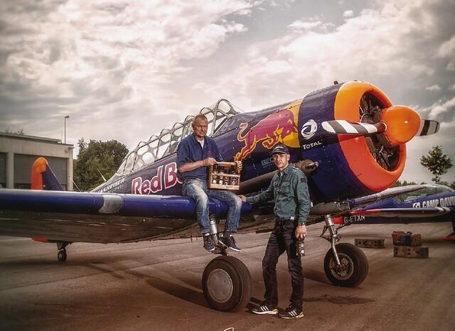 Chem-Tools, der große Pflegemittel-Hersteller für Schwerindustrie, Automobil- , Schiff- und Flugzeugbau,  hat die Eichhörner als Werbeträger entdeckt und vermarktet sie im Vintagestil als „Legendary Aviators“. | Foto: Chem-Tools