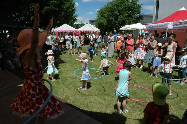 Die zahlreichen Gäste des AWO Familienfestes freuten sich über die großartigen Vorführungen der kleinen Darsteller.