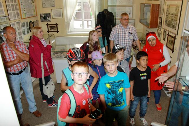 Blick zu den Museumsbesuchern