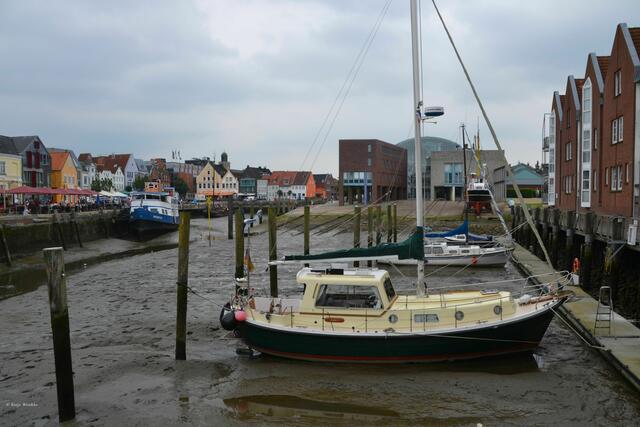 Husumer Hafen bei Ebbe (Foto: Katja Woidtke)