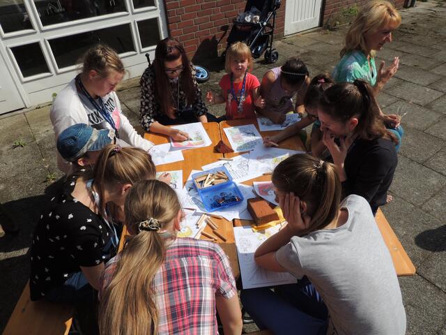 rege Beteiligung am Maltisch