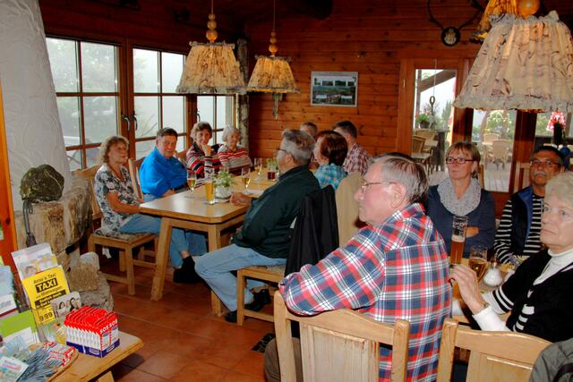 Zum Haus & Grund-Stammtisch war die Waldgaststätte Bismarkturm bis auf den letzten Platz besetzt.