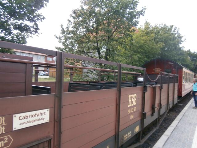 Am Ende des Zuges befindet sich der Cabriowagen für den besten Blick