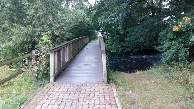 Der Weg über die Holzbrücke Richtung Strückenstr. !