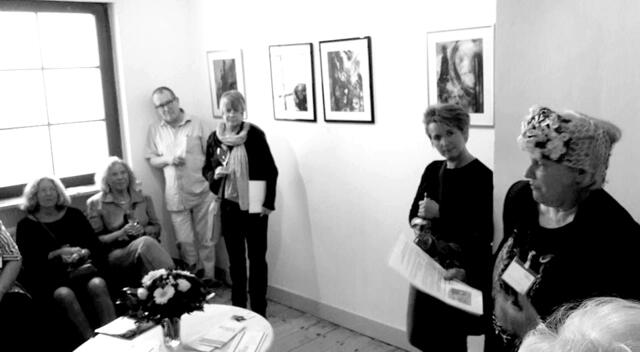 Führung durch die Ausstellung - Impressionen der Ausstellung "KUNSTVERNETZT 2016" im Kunsthaus Nordstemmen