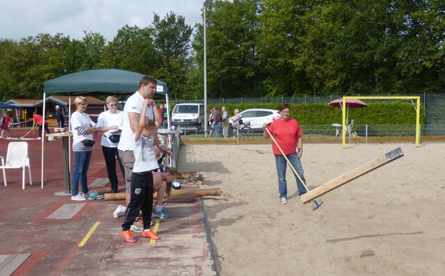 Germanischer Dreikampf - Weitwurf Balken