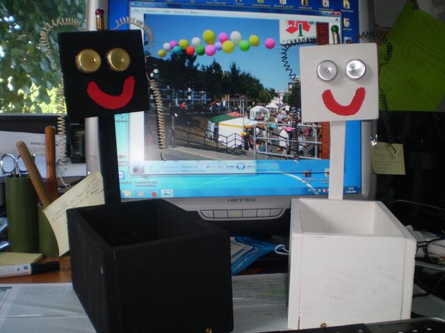 die beiden Schulkisten für die BAKI-Bastel-Aktion am 11. September 2016 zur Veranschaulichung der "Bremer BAKI-BASTEL-OLYMPIADE-Idee" (BBBO-Idee)