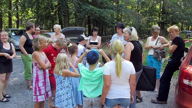 Die letzte Besprechung vor dem Auftritt - Kinderfests des Kinder- und Jugendhilfe e.V. Querfurt im Herrmanseck 2016 !
