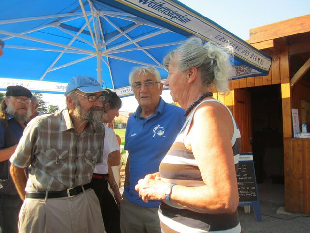 Hans-Joachim im Gespräch mit Marianne und Michael