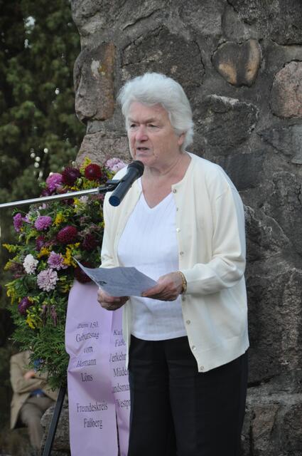 Impressionen: Gedichte und Gesang zum 150. Geburtstag von Hermann Löns am 29. August 2016 - Frau Erika Reh