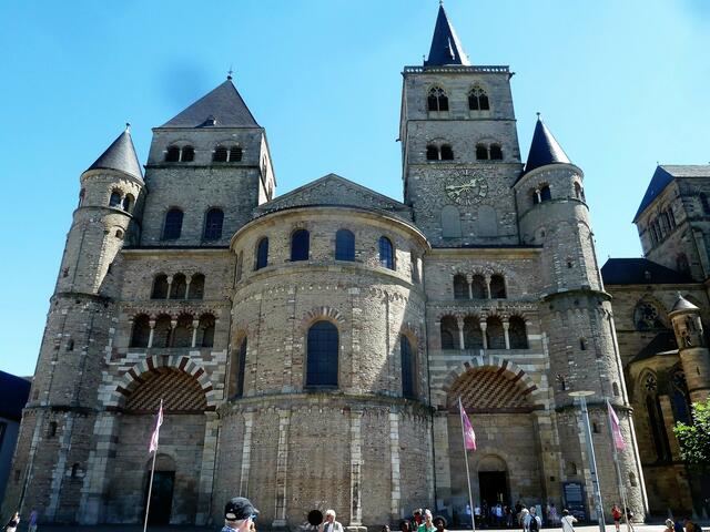 Die Domkirche St.Peter ist die älteste Bischofskirche Deutschlands u.Mutterkirche des Bistums Trier.