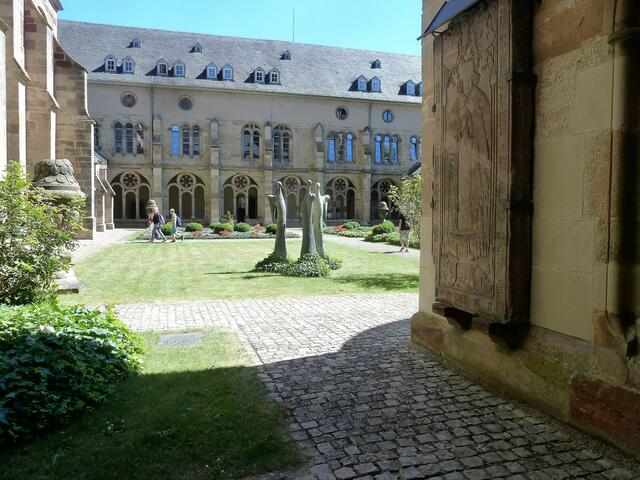 Blick in den Domhof.