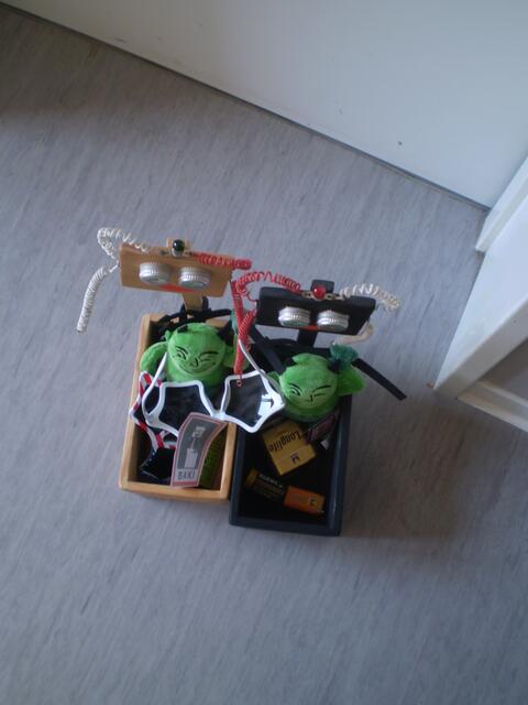 Obama-BAKI mit GRÜNHOLD am 8. September 2016 im Übergangswohnheim Andernacher Straße 8 in Bremen-Tenever