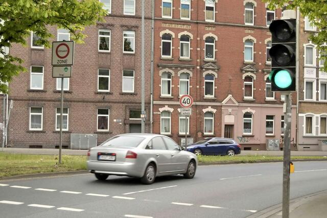 Umweltzone und vorheriges Tempolimit in der Göttinger Str. hier Einfaht vom Deisterplatz