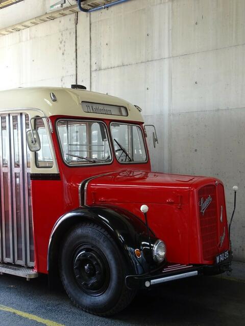 Tramwaytag Wien 2016 - Ein Bus 5 GF-ST der seinerzeitigen Adolph Saurer AG in Arbon am Bodensee. Übrigens ein Nachbau, was aber nur für extreme Insider ersichtlich sein dürfte.
