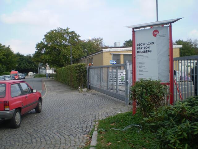 Bremen, 11. September 2016: Blick auf das Übergangswohnheim an der Stolzenauer Straße, "Nachbar" der RECYCLINGSTATION HULSBERG