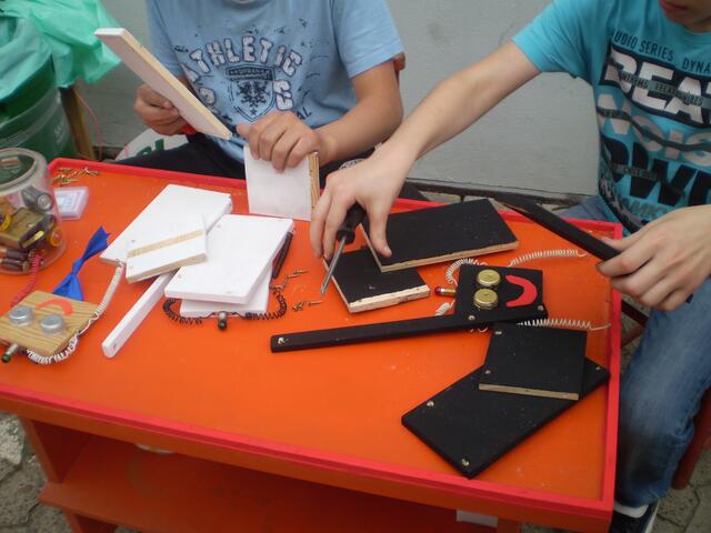 Bremen, 11. September 2016: Blick auf den BAKI-Basteltisch beim Fest im ASB-Übergangswohnheim in Bremen-Hemelingen