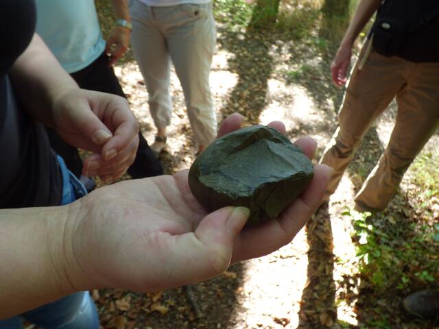 Der Faustkeil aus den Steinzeithöhlen bei Staufenberg-Treis