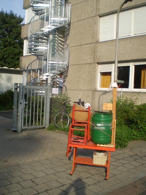 Bremen, 11. September 2016: Abtransport von BAKI-Man auf dem BAKI-Basteltisch