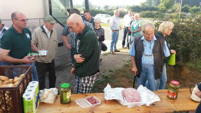 Frühstückspause an der Autobahn