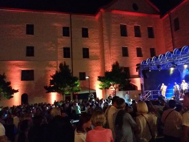 Dillingen; Schlosshof, Warm-Up-Party